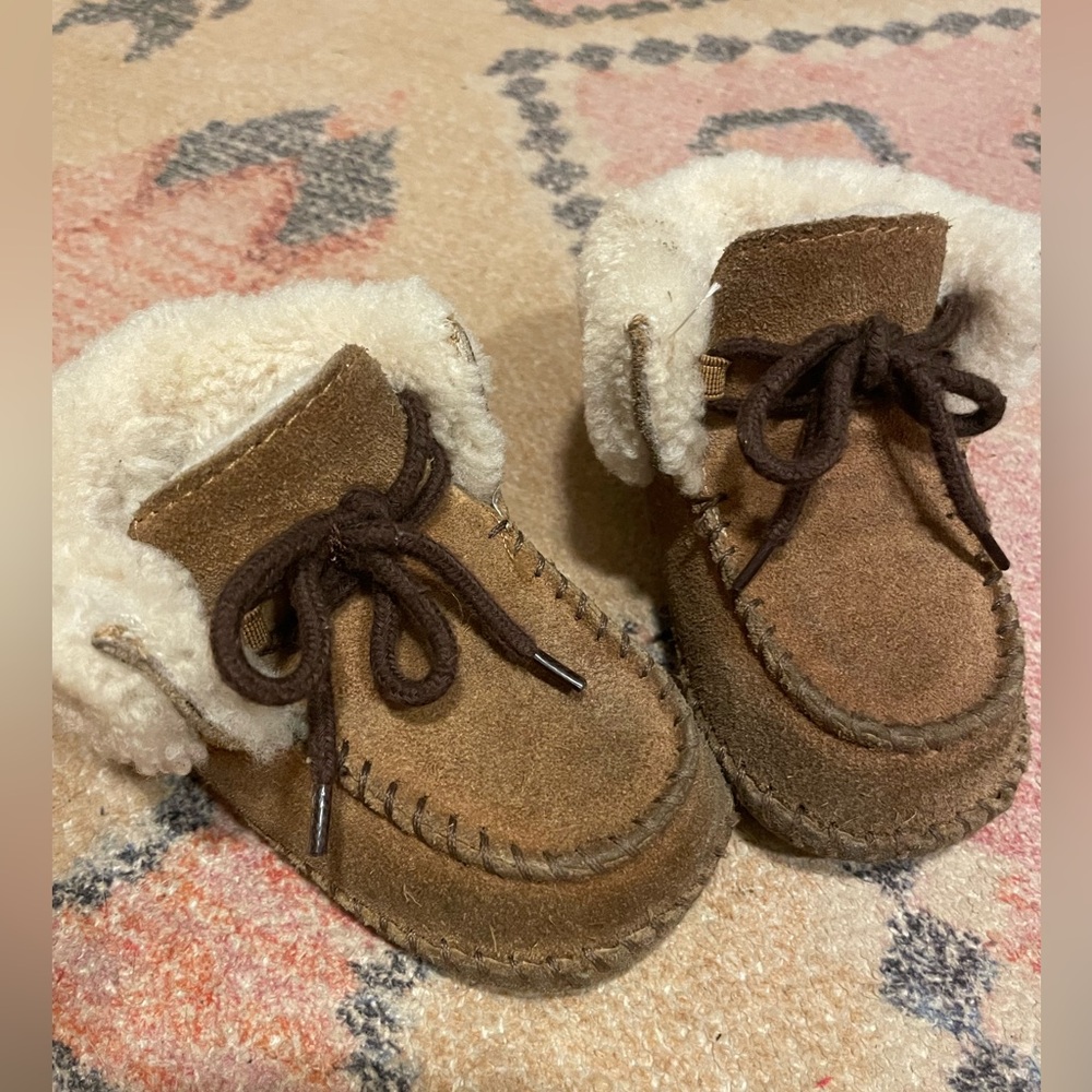 Toddler Ugg Slippers - Picture 1 of 3